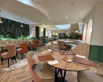 Logis La Marjolaine - Moulay - Restaurante
