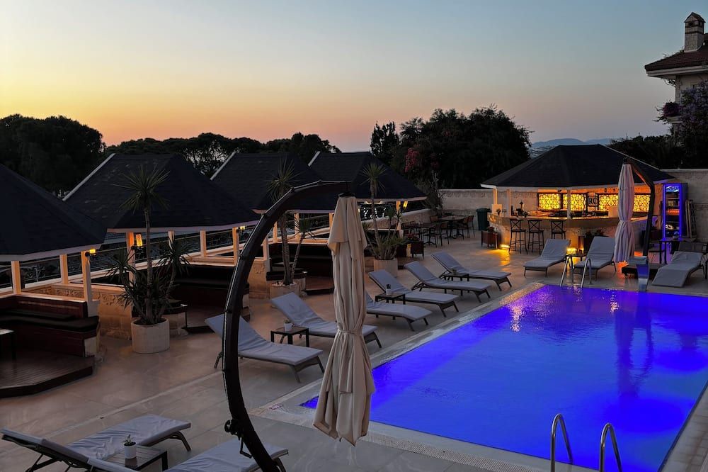 إنكي رويال سيزم هوتل - سسمى - حوض السباحة