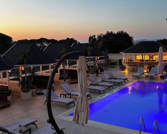 Royal Cesme Hotel - Adults Only - Cesme - Pool