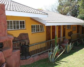 佛威斯弗林斯東旅館 - 桑頓 - Sandton