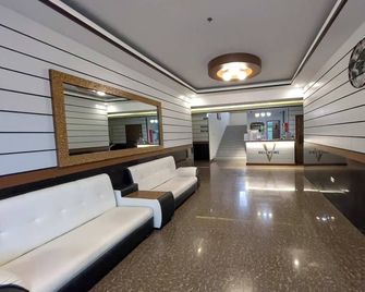Valentine Hotel Angeles City managed by Cocotel - Angeles City - Lobby