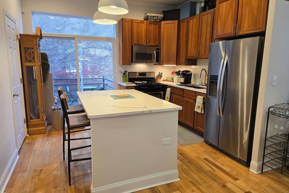 Chicago West Town Row House - Chicago - Kitchen