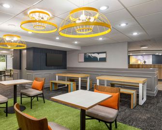 Spark by Hilton Sarasota Siesta Key Gateway - Sarasota - Restaurant