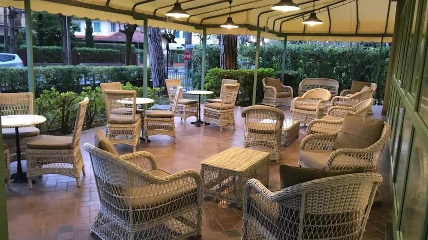 Hotel Airone