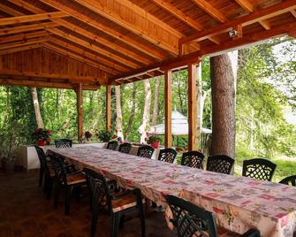 Bungalow In Lovely And Familial Area For 2 Or 3 Persons - Kamena - Restaurante