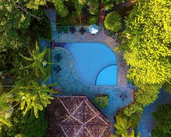 維朗葛林生態旅館 - 馬妲德聖約翰 - 因巴塞 - 游泳池