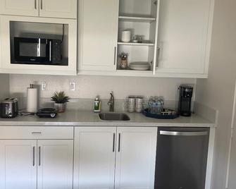 Cheerful 1 bedroom Apartment located in the heart of Fontana - Fontana - Kitchen