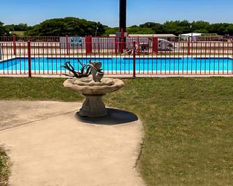 OYO Hotel Decatur Tx Hwy 287 Northwest - Decatur - Басейн