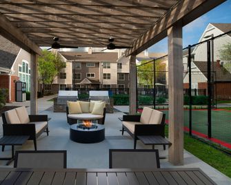 Residence Inn by Marriott New Orleans Metairie - Metairie - Innenhof