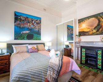 Paddington Villa 1 - Free Wi-fi, Netflix - Orange - Bedroom