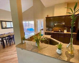 Austin Greenbelt Getaway! - McNeil - Cocina