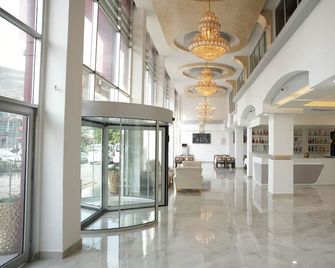 Mira Blue Hotel - Myrte - Hall d’entrée