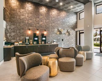 Hourglass Hotel, Trademark Collection by Wyndham - Bakersfield - Lobby