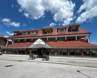 Bed & Breakfast Reaktiv - Zrece - Building