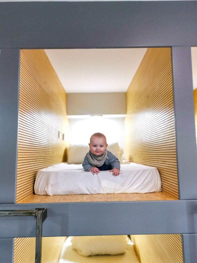 Cwtsh Hostel - Swansea