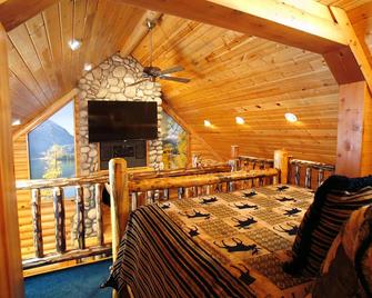 Black Swan Inn Luxurious Theme Rooms - Pocatello - Comedor