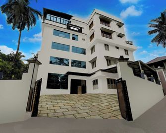 Townhouse Oak Thondayad Calicut Dream Casa - Kozhikode - Building
