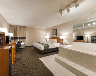 Quality Inn & Suites Portage Central - Portage - Camera da letto