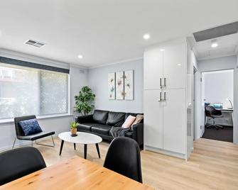 Hectorville Luxe Haven Suite - Campbelltown - Living room