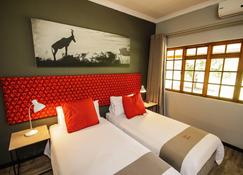 Grey Goose Game Lodge - Newcastle - Bedroom