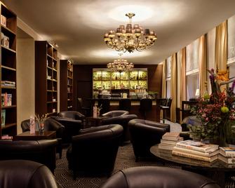 Metropolitan Hotel by Flemings - Frankfurt - Oleskelutila