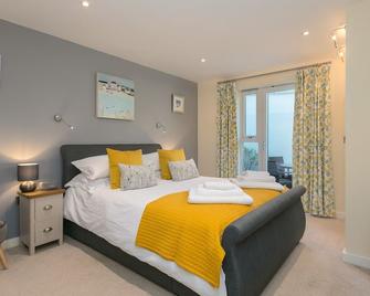 Golden Sands - St. Ives - Bedroom