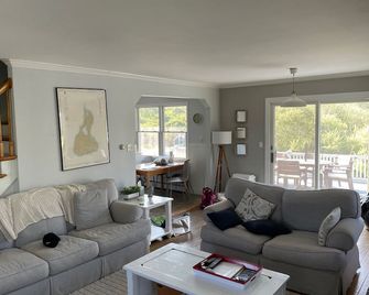 Beautiful Block Island Home - Block Island - Living room