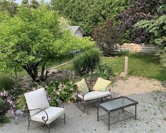 Fantastic Lake Simcoe Guesthouse for GTA getaway - Georgina - Patio