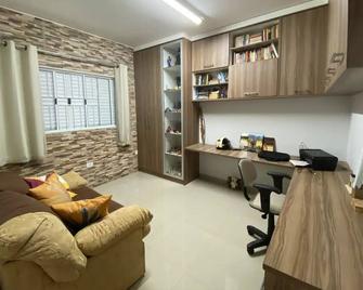 Casa, com linda área de lazer e piscina aquecida - Brasilia - Sala de estar