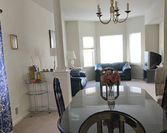 2500 Sq Ft.17,110 Lot Close To Lbi, Fantasyisland Amusementpark&seaside Heights! - Forked River - Comedor