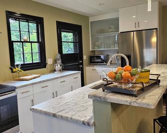 Meticulously Designed Home With Modern Vibe Located in Downtown Jamestown NC - Jamestown