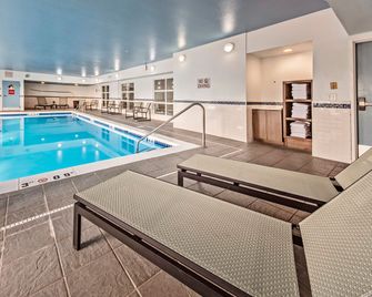 Staybridge Suites Cedar Rapids North By IHG - Cedar Rapids - Uima-allas
