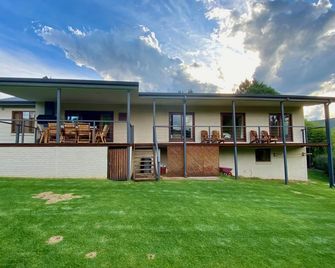 727 Church Clarens - Clarens - Gebouw