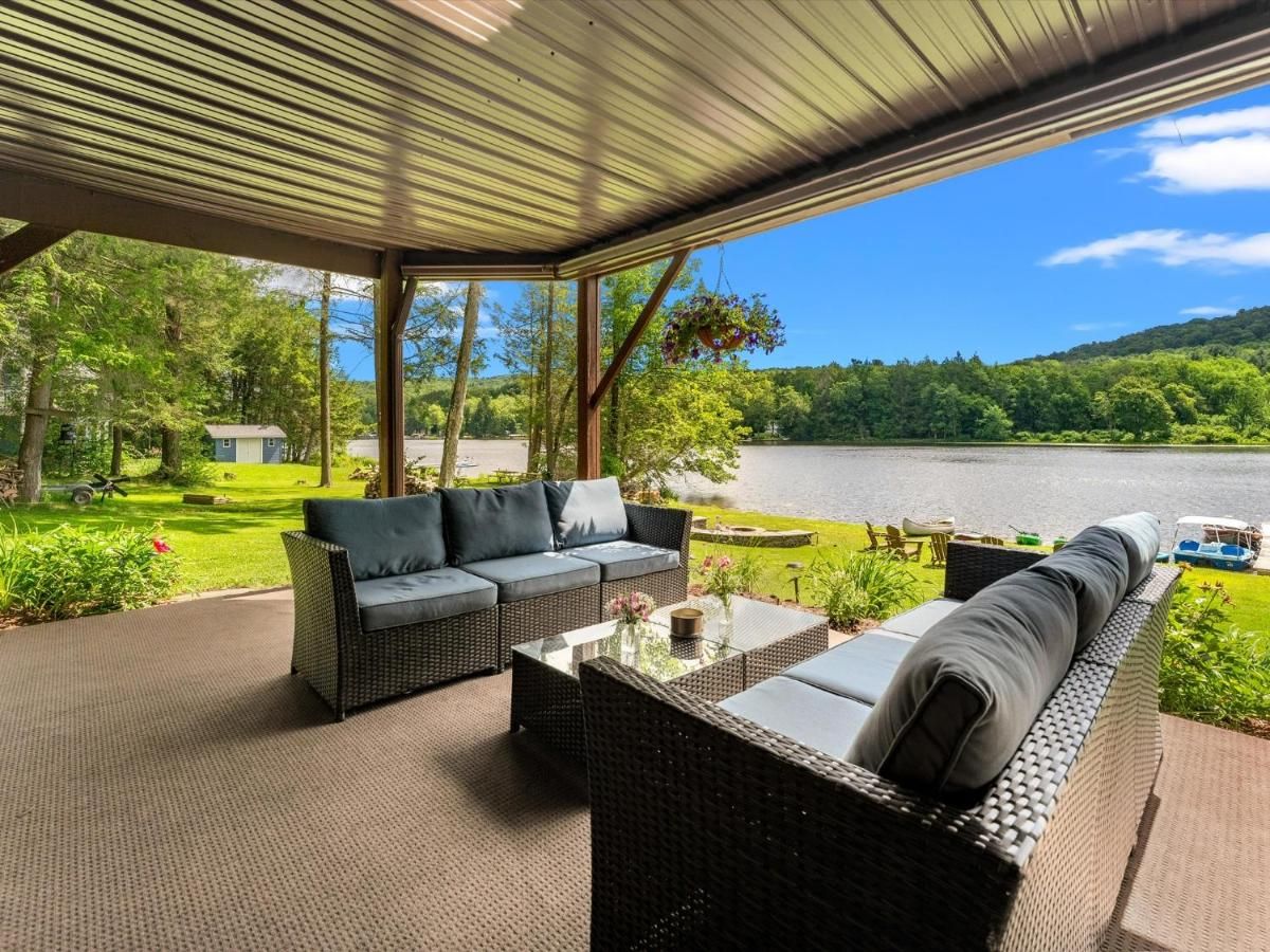Lakefront Home Fast WiFi and Workspace, stay the week