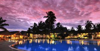 Reef Hotel Mombasa - Mombaça - Piscina