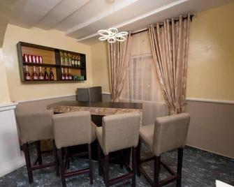 Nextdoor Apartment - Kaduna - Dining room