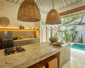 Ahimsa Beach - South Kuta - Кухня