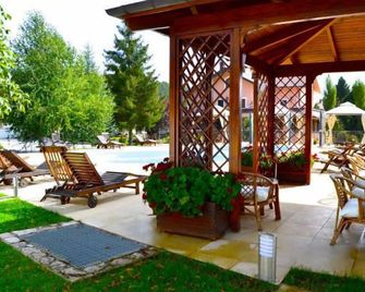 Hotel Bucaneve - Pescasseroli - Patio