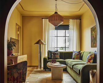 Hotel Genevieve - Louisville - Bedroom