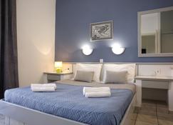 Irene Beach Apartments - Anissaras - Schlafzimmer
