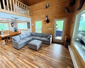 Rural Oasis - Melfort - Wohnzimmer