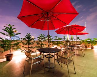 Mei Hotel - ג'ורג' טאון - פטיו