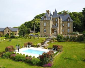 Chateau De Montbrault - Fougères - Gebouw