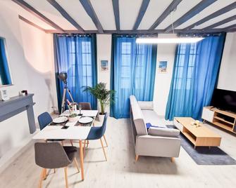 Appartement Ma Douce Charente - Superbe T3 Design et Fonctionnel - Hyper Centre à Saintes - Saintes - Restaurante