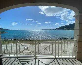 مارياز باي ذا سي هوتل - Road Town - شرفة