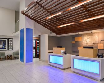 Holiday Inn Express & Suites Shreveport - Downtown By IHG - Shreveport - Reception