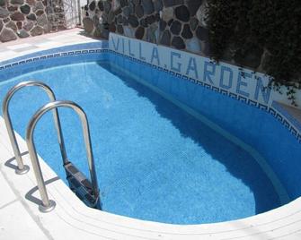 Villa Garden - Fira - Alberca