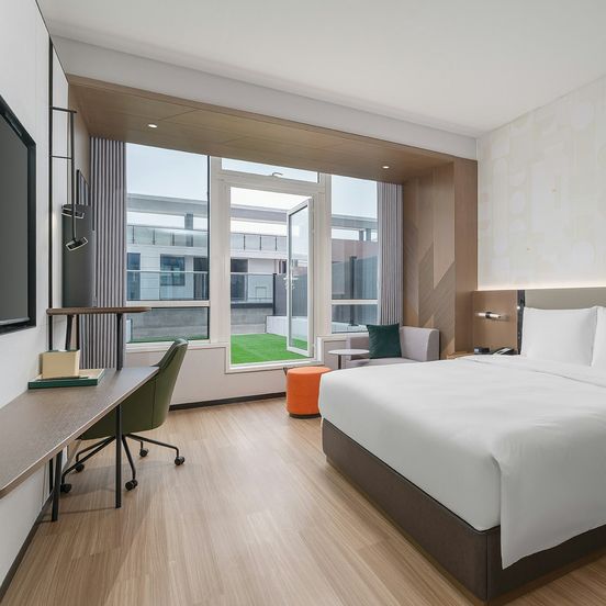 Even Hotel Wuhan Airport Zone By IHG image 1