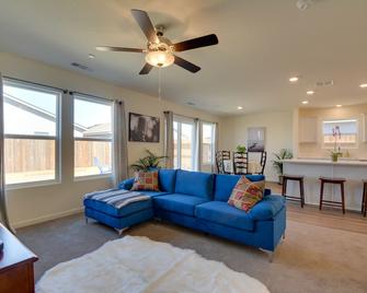 Pet-Friendly Merced Vacation Rental! - Merced - Salon