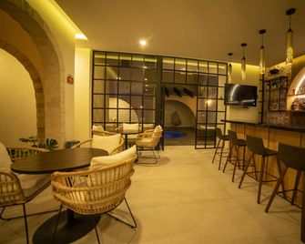 Hotel Dex Tlaquepaque - Гвадалахара - Бар